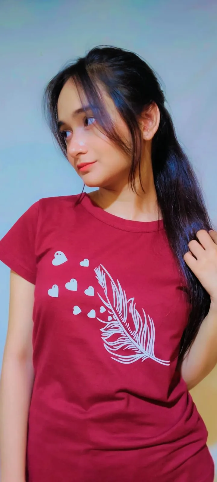 FEATHER AND HEART PRINT TEE-WINE