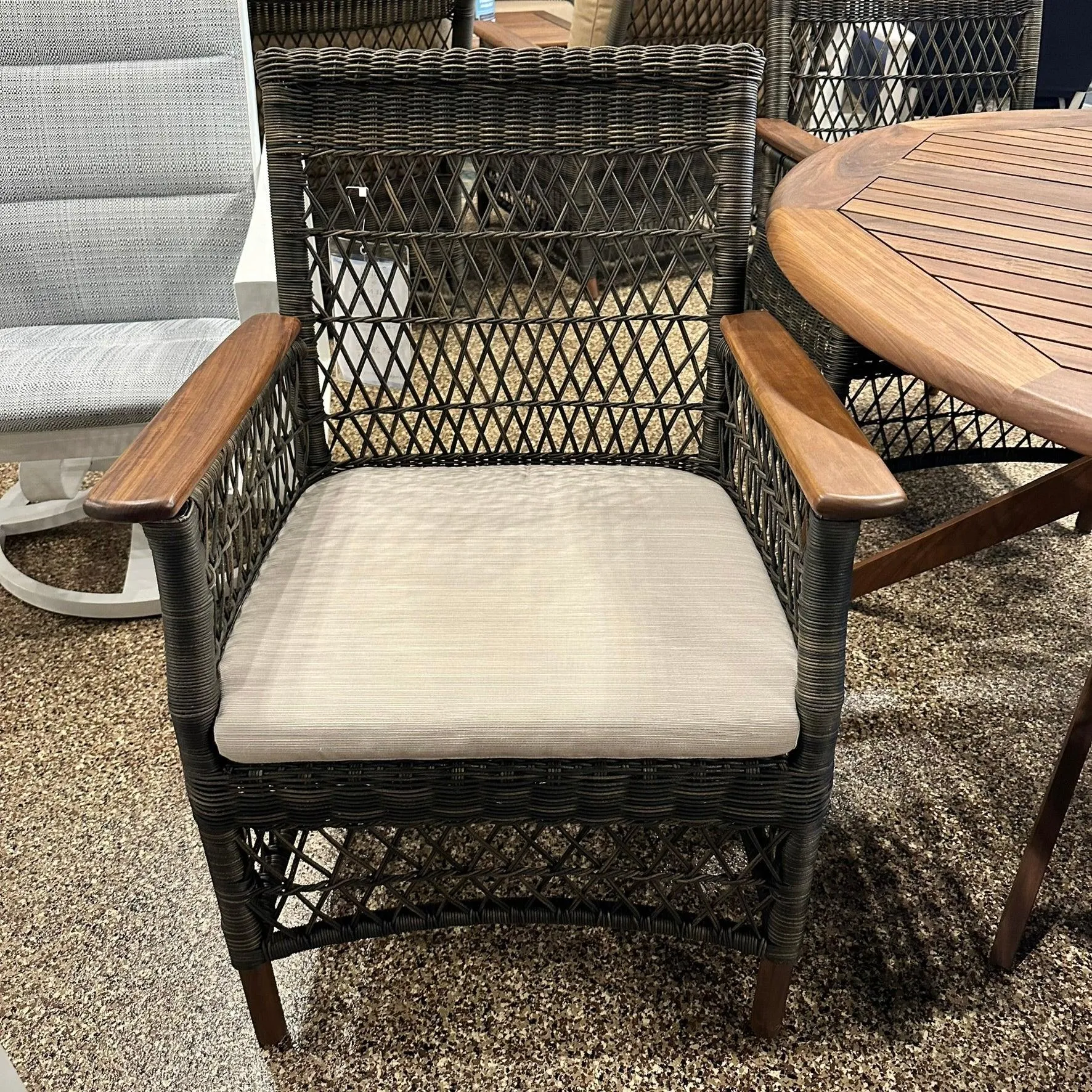 Jensen Outdoor Vintage Dining Set